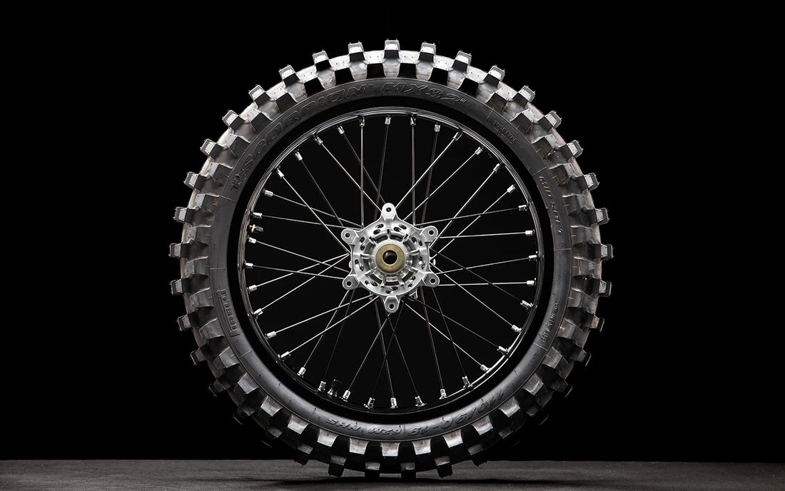 18 inch rear wheel assembly with tire
